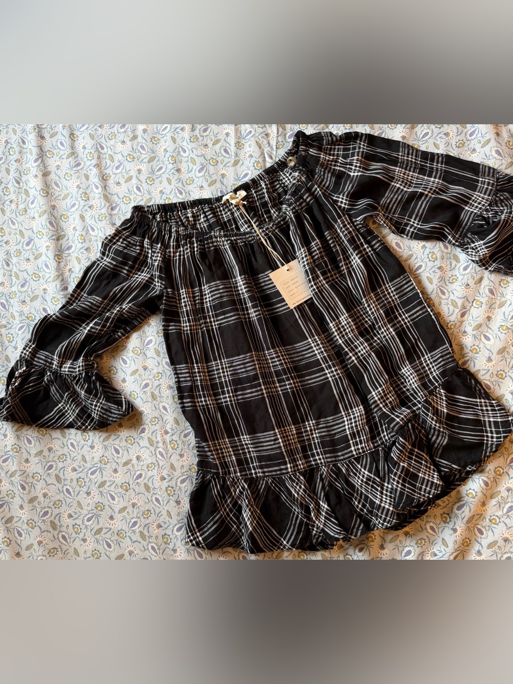 NWT beachlunchlounge black flutter top size small
